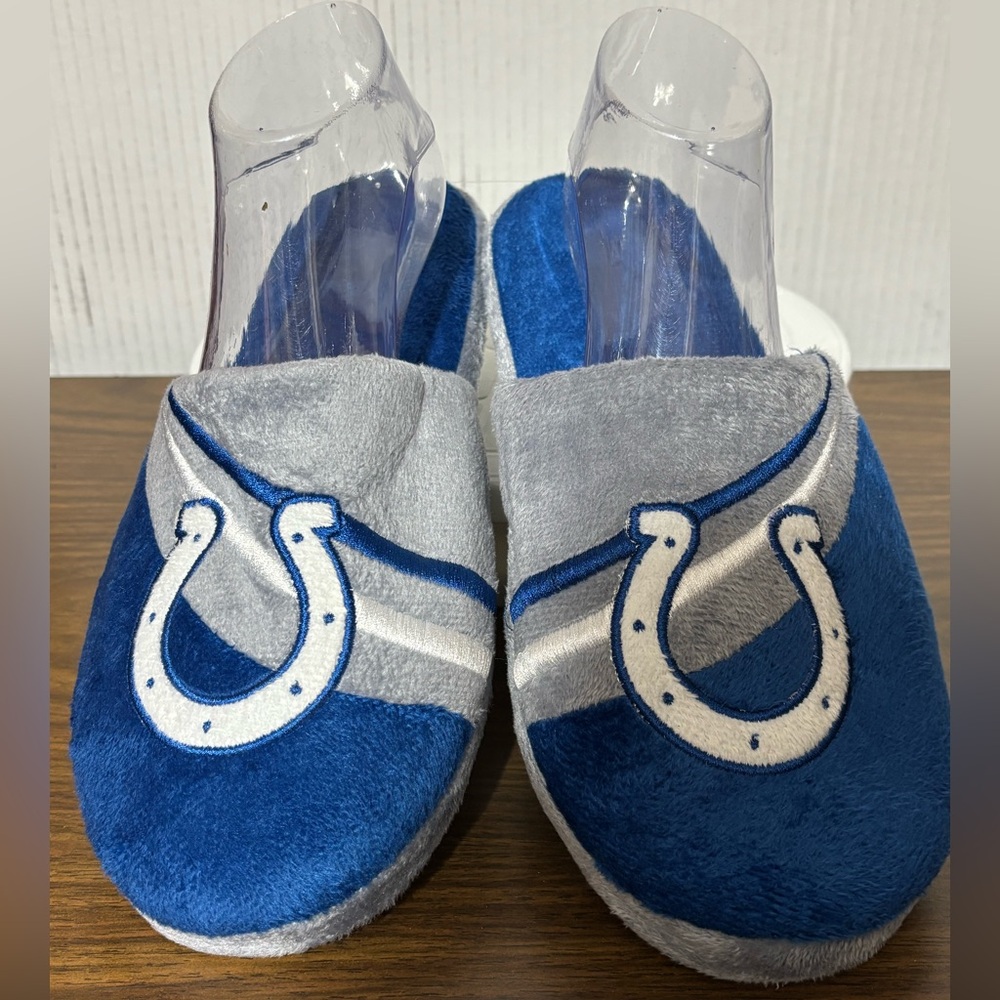 Indianapolis Colts men’s slippers Size L 11/12
Brand new No tags